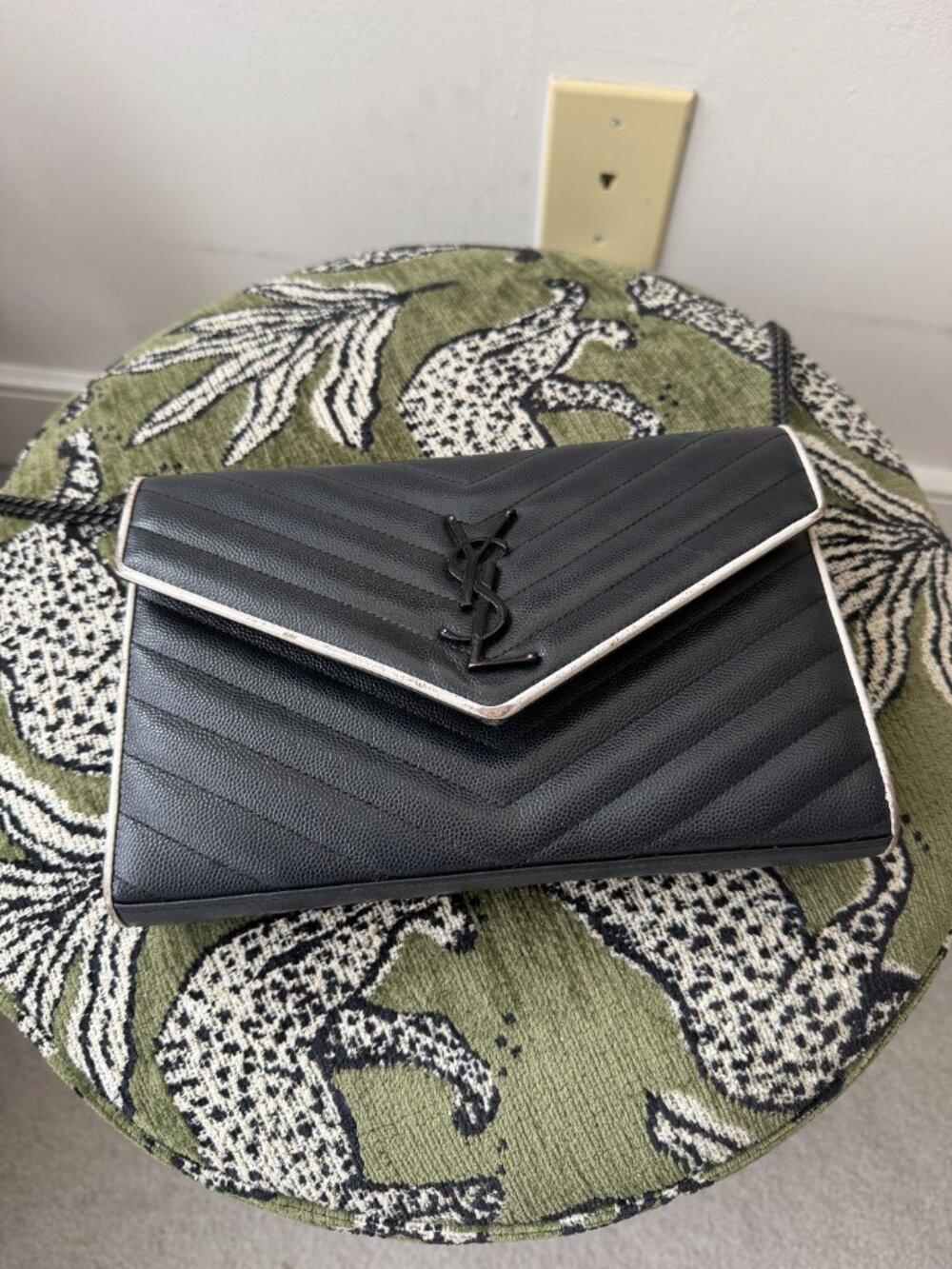 AUTHENTIC Yves Saint Laurent Cassandra Envelope Chain Shoulder Bag